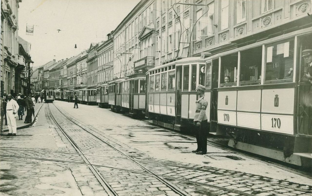 Tramvajski zastoj u Ilici (Foto Vladimir Horvat) 24. srpnja 1930. godine